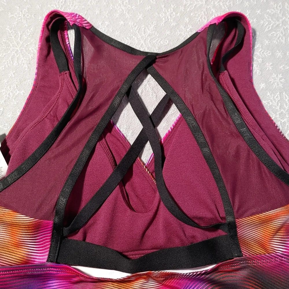 Nike New Women's Sport Top - Picture 3 of 6